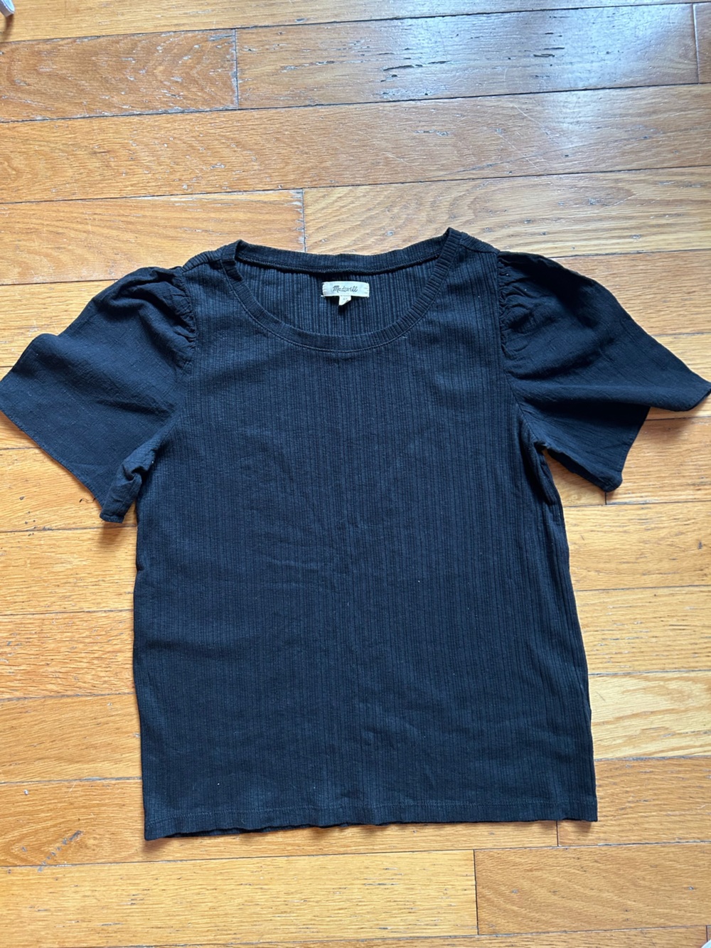Madewell Extra Small Puff-Sleeve Scoopneck Top in Black XS Ribbed